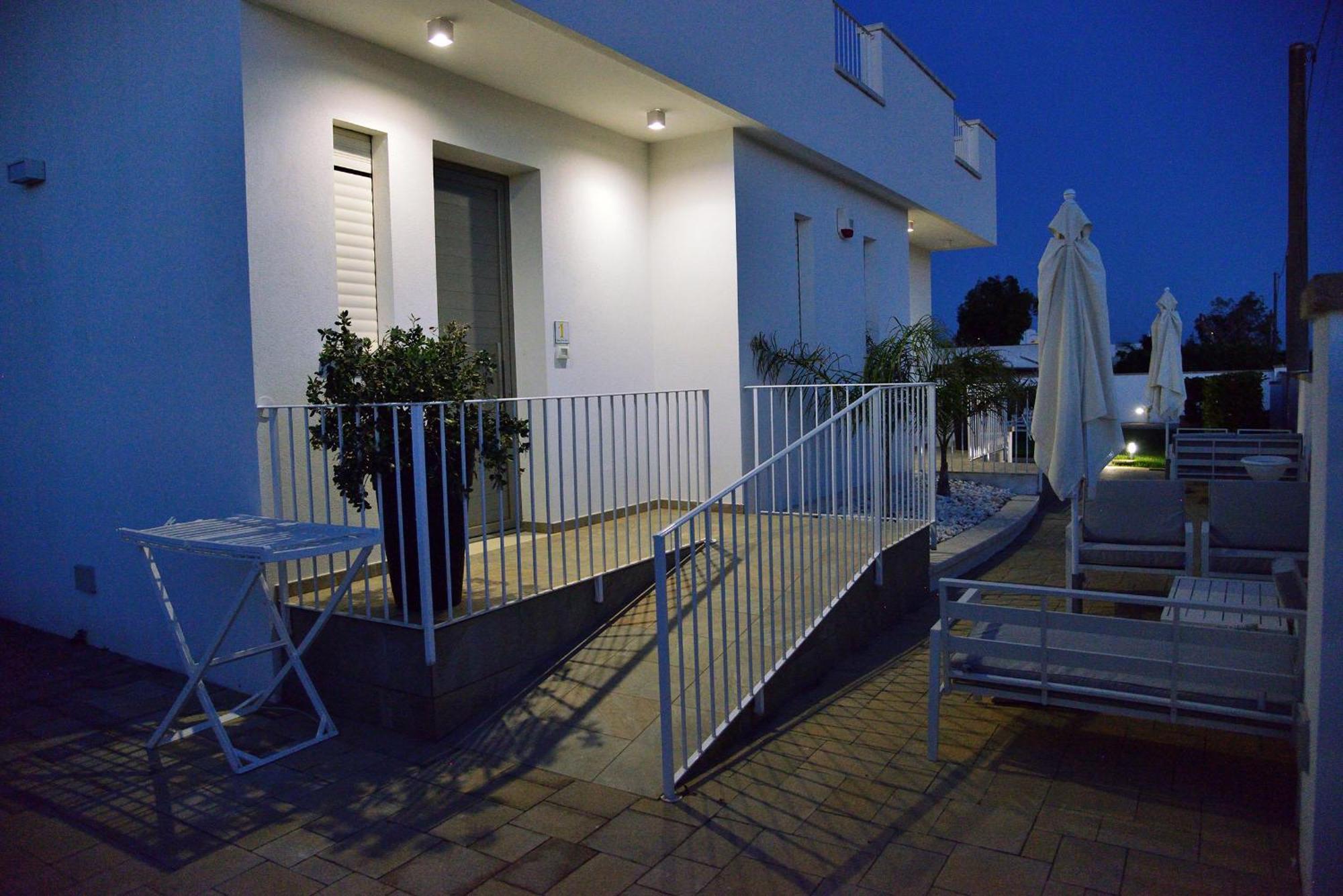 B&B Domus Terra Mare 托雷圣乔万尼乌 外观 照片